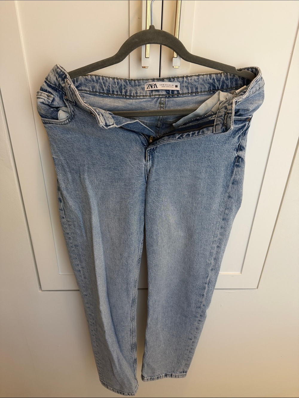 Zara Light Wash Straight Leg High-Rise Jeans